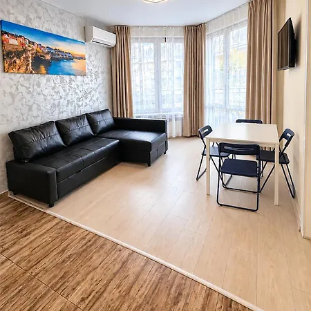 Golden View 2 Bedrooms & Parking 아파트 *