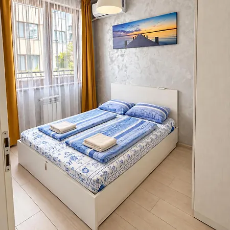아파트 Golden View 2 Bedrooms & Parking 소피아