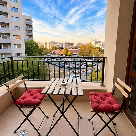아파트 Golden View 2 Bedrooms & Parking *